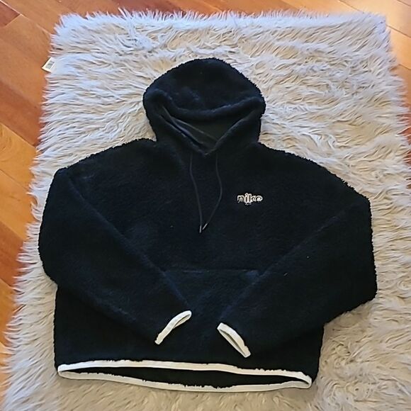 Nike Tops - Nike women's fleece black and white cotton hooded‎ pullover size small